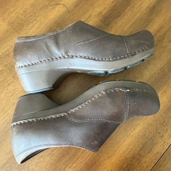 Dansko Stacie Brown Leather Slip-On Clogs EU 37 6.5-7 Comfort Work Shoes Classic - Picture 9 of 10